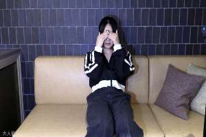 FC2-PPV-4777960 [First amateur shoot] Sakura (18) A cute amateur who has never even had a blowjob. She opens her mouth and drinks the saliva of a middle-aged man. Her vagina is filmed and she gets her first creampie. Her anus is also cute, so I penetrated