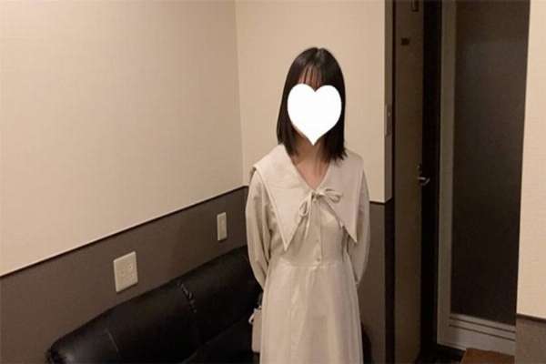 FC2-PPV-4840818 [Completely new! ・1000 yen off for the first 100 people] Maa, 18 years old, facial & N-cum, raw. A plain, baby-faced girl with black hair and a uniform is doing everything she can for the first time! After the facial, she obeys the sec