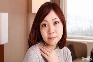 RB025 Hidden camera with big tits married woman Saffle