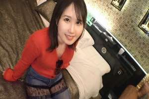 SIRO-5467 "She may have a baby face, but inside she's a mature, sexy nurse. She's also active as an erotic streamer, and now she's finally having sex in front of the camera! She's got a melting face as she sucks dick, and cums aft